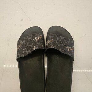 Men's Gucci slides size 8.5